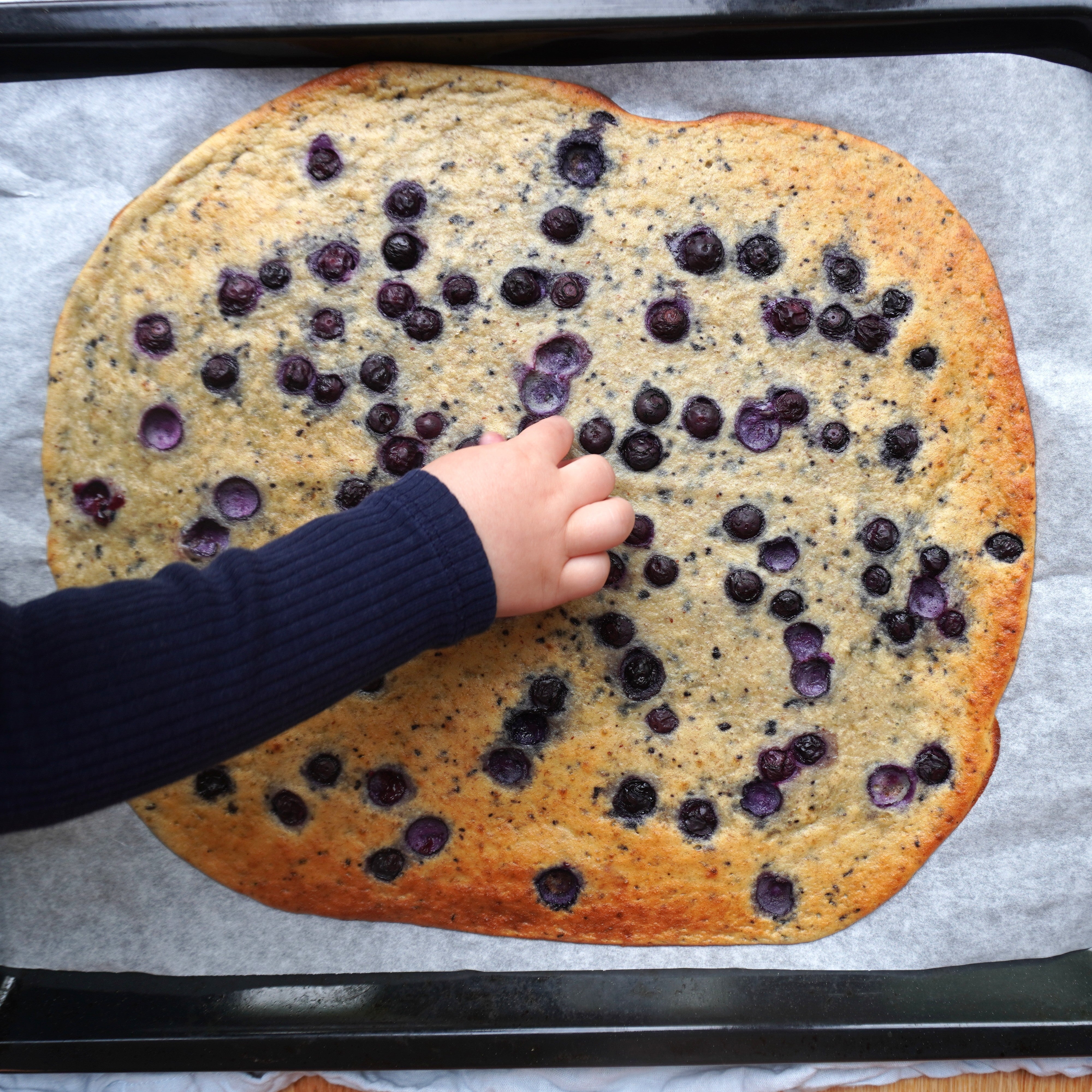 Bananpannkaka i ugn med blåbär